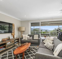 Barefoot Top Floor 32 Skyline Crescent Crescent Head - Brisbane Tourism