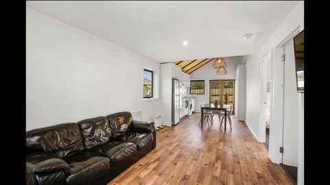 Barfuss Haus - Tourism Brisbane 0