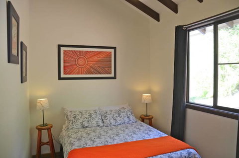 Barrels Beach House, 28 Dulconghi Street - Brisbane Tourism 2