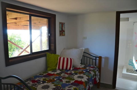 Barrels Beach House, 28 Dulconghi Street - Brisbane Tourism 1