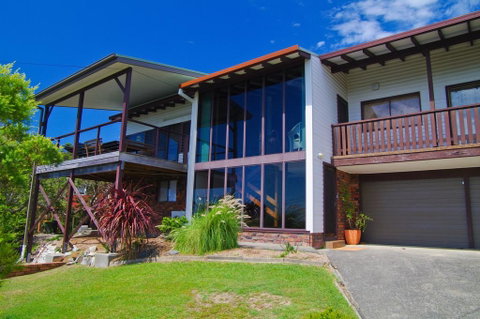 Barrels Beach House, 28 Dulconghi Street - Brisbane Tourism 0