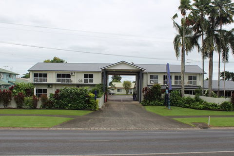 Barrier Reef Motel Innisfail - Tourism Brisbane 1