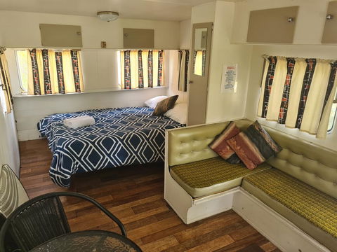 Bateman Bay Holiday Park & Batemans Bay YHA - Tourism Brisbane 0