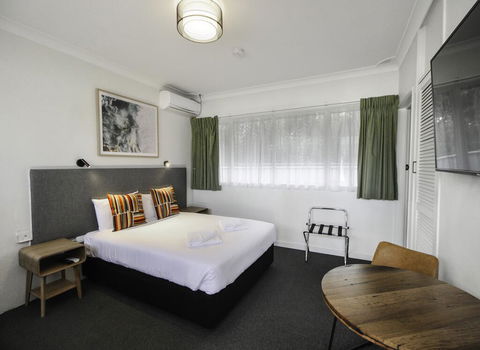 Batemans Bay Hotel - Tourism Brisbane 1