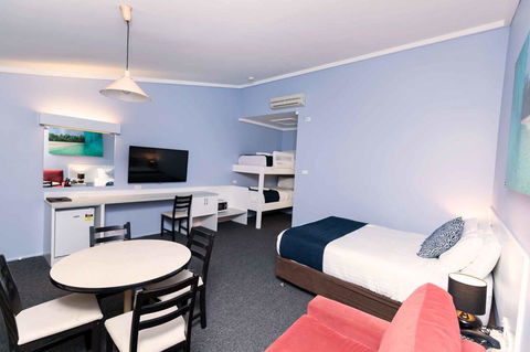 Bay Hotel Motel - Tourism Brisbane 1