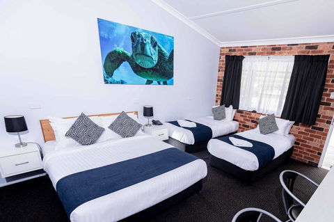Bay Hotel Motel - Tourism Brisbane 0