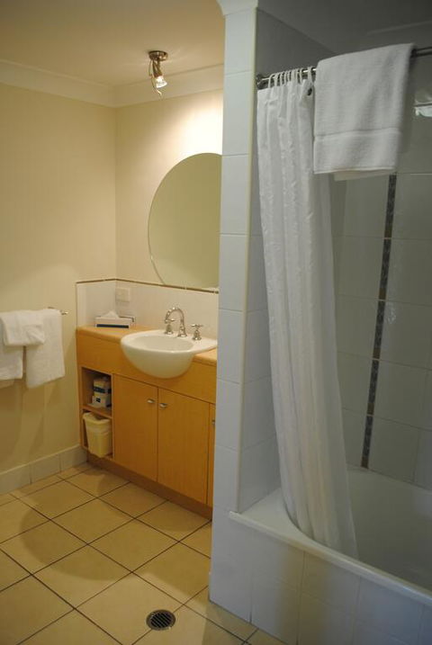 Bay Village Tropical Retreat & Apartments - Tourism Brisbane 3