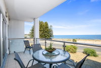 Bayline Beachfront Apartment no 4