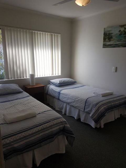 Bayshores Holiday Apartments - Tourism Brisbane 1