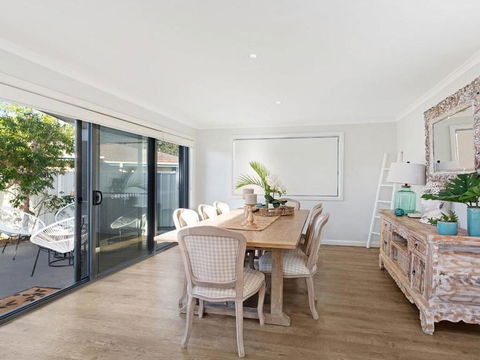 Beach 'Shac' On Parkway - Brisbane Tourism 3