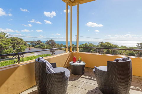 BEACH BELLE - MORNINGTON - Tourism Brisbane 1