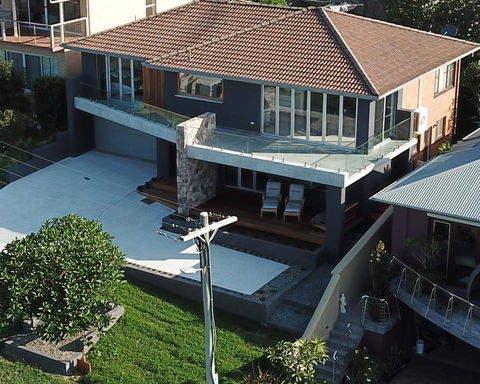 BEACH BREAK, 34 CLIFF ROAD - Brisbane Tourism 1