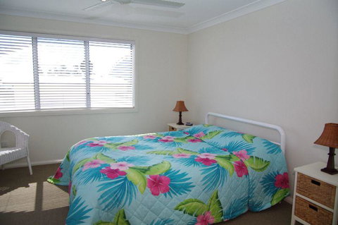 Beach Club 2, 5 Gowing Street - Brisbane Tourism 2