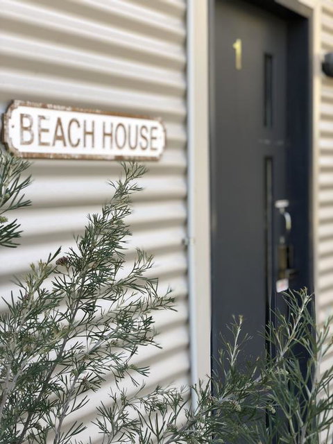 Beach Holiday Apartments - Brisbane Tourism 3