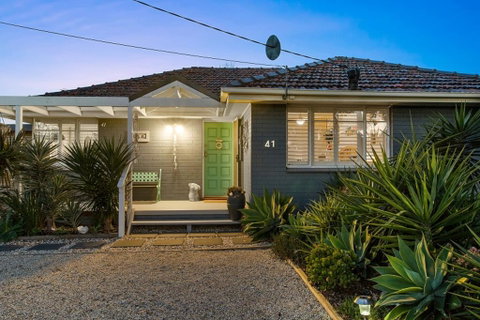 Beach House 41 - Brisbane Tourism 1