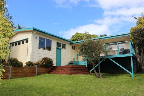 Beach House @ Smiths Beach - Tourism Brisbane 0