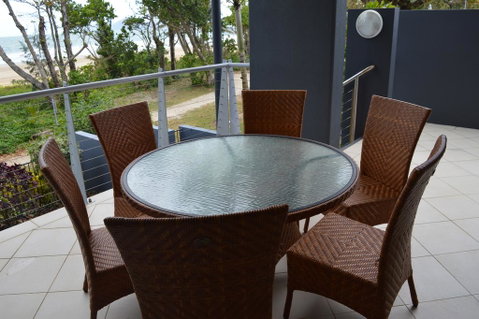 Beach House Apartment 1 - Tourism Brisbane 3