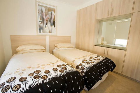 Beach House Apartments - Brisbane Tourism 3