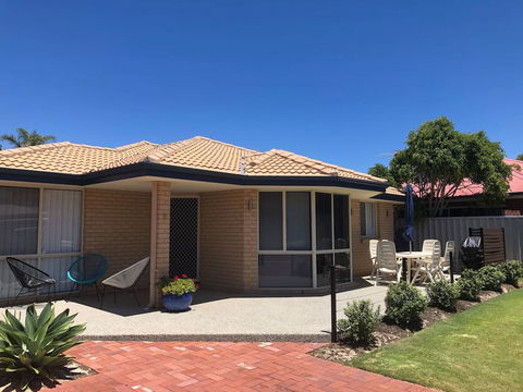 Beach House By The Bay - Tourism Brisbane 0