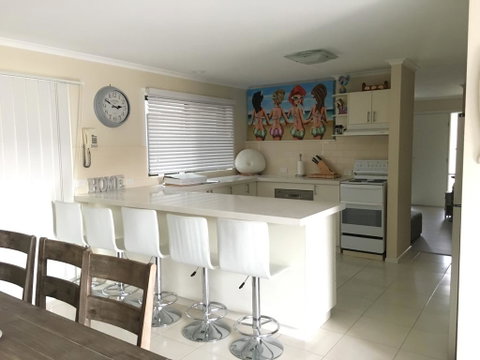 Beach House Getaway 2 - Brisbane Tourism 3
