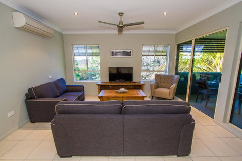 Beach Pad 2 - Brisbane Tourism 3