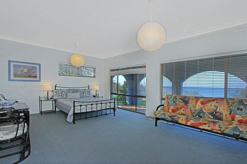 Beach Road 10 Mollymook - Tourism Brisbane 1