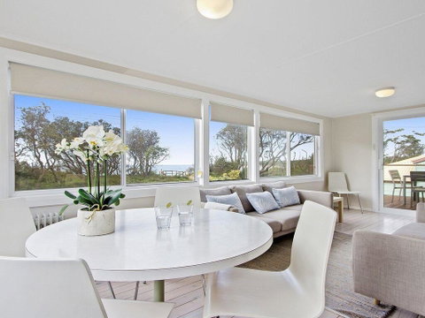 Beachbreak - Fall Asleep To The Sound Of The Ocean - Brisbane Tourism 0