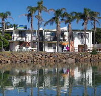 Beachfront 1 25 Willow Street - Brisbane Tourism