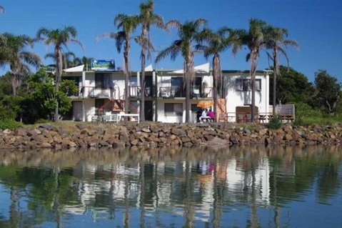 Beachfront 1, 25 Willow Street - Brisbane Tourism 0