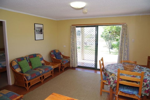 Beachfront 1, 25 Willow Street - Brisbane Tourism 2