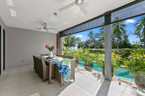 Beachfront Apartment With Ocean Views - Brisbane Tourism 0