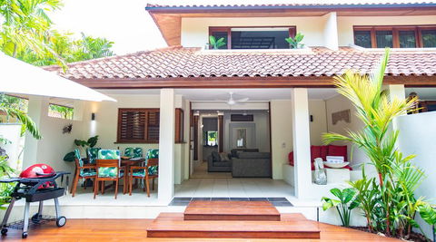 Beachfront Hideaway - Port Douglas - Tourism Brisbane 1