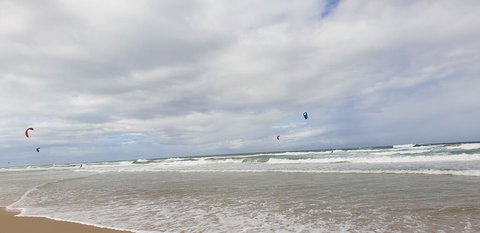 Beachfront Homely APT CBD Sleeps 8 Pool Spa Sauna Tennis AC WiFi - Tourism Brisbane 2