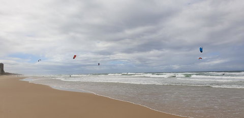 Beachfront Homely APT CBD Sleeps 8 Pool Spa Sauna Tennis AC WiFi - Tourism Brisbane 1
