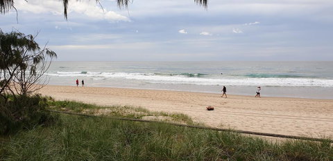 Beachfront Homely APT CBD Sleeps 8 Pool Spa Sauna Tennis AC WiFi - Tourism Brisbane 3