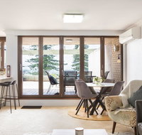 Beachfront Manly Apartment With Parking and Balcony - Brisbane Tourism