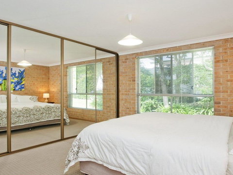 Beachfront Pool House - Absolute Beachfront - Brisbane Tourism 3
