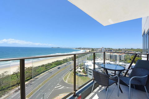 Beachfront Towers - Tourism Brisbane 1