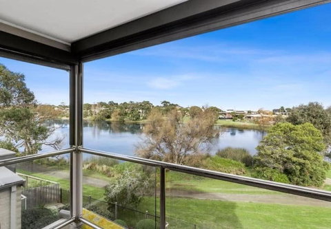 Riviera Lakeside With Uninterrupted Water Views - Brisbane Tourism 0