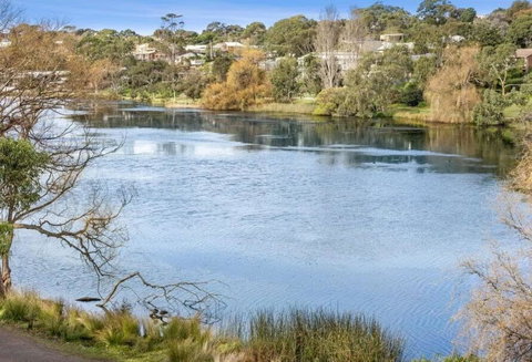 Riviera Lakeside With Uninterrupted Water Views - Brisbane Tourism 1