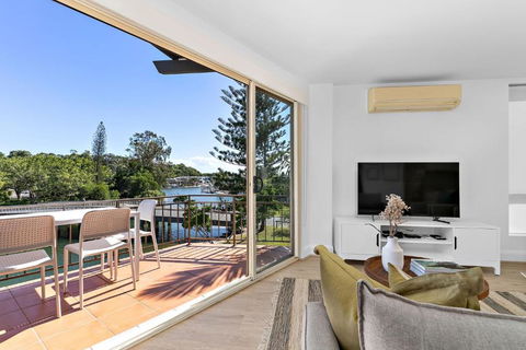 Riverfront 2 Bedroom Penthouse, Steps From Hastings Street - By Stay Noosa - Tourism Brisbane 2