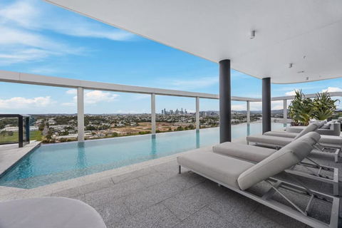 Rivello Apartments - Free Secure Car Park, 6km To City, Ferry Terminal, Eat Street, Rooftop Pool, Sauna, Portside Dinning - Brisbane Tourism 1