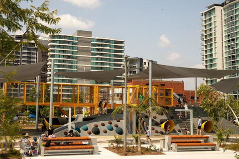 Rivello Apartments - Free Secure Car Park, 6km To City, Ferry Terminal, Eat Street, Rooftop Pool, Sauna, Portside Dinning - Brisbane Tourism 3