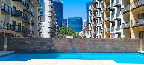 Resort-style Living In Perth CBD - 2X2 Apt - Brisbane 4u 0