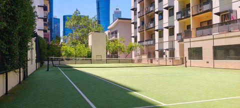 Resort-style Living In Perth CBD - 2X2 Apt - Brisbane 4u 1