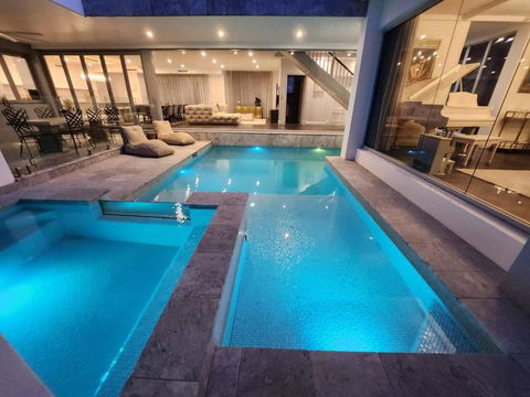 Red Sands Retreat - Brisbane Tourism 0