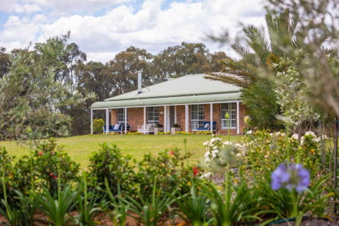 Redims Hill Cottage - Brisbane Tourism 0