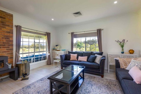 Redims Hill Cottage - Brisbane Tourism 1