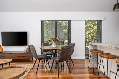 Reed Townhouse - Art House Townhouses - Tourism Brisbane 0