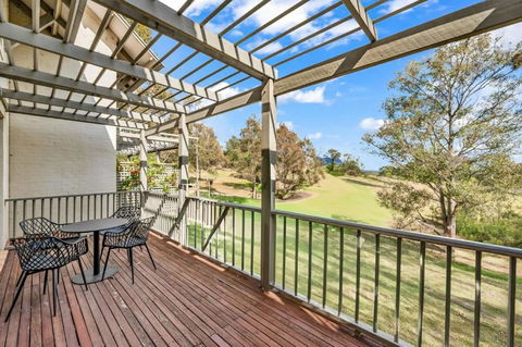 Refreshing Valley Escape - Tourism Brisbane 0